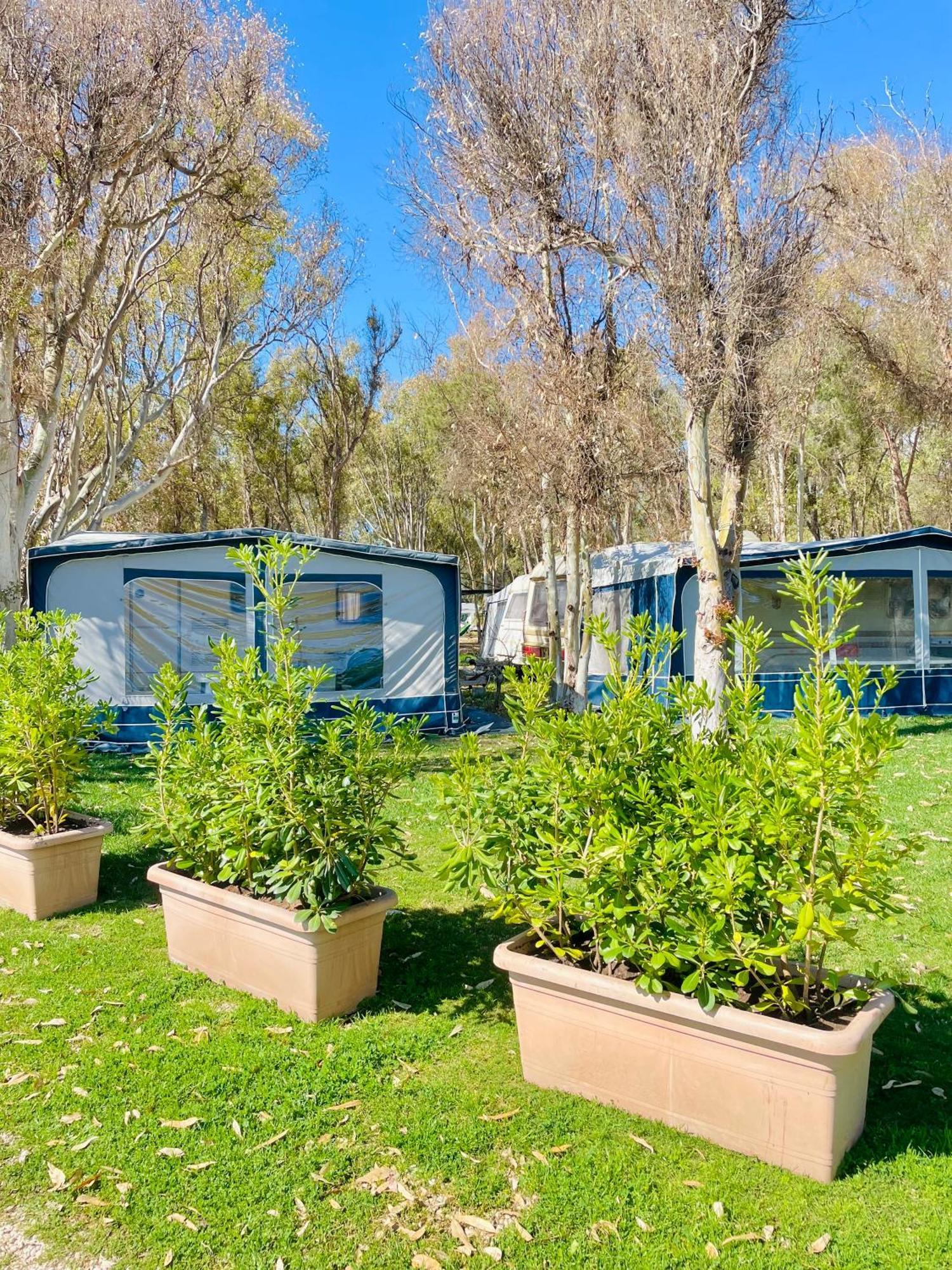 Camping Cala D'Ostia Pula Exterior foto